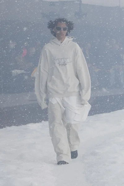 Look 46